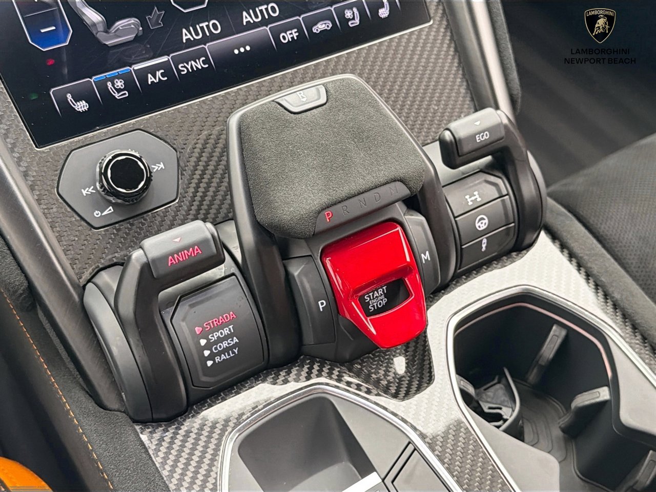 Used 2024 Lamborghini Urus Performante AWD/4WD image 17