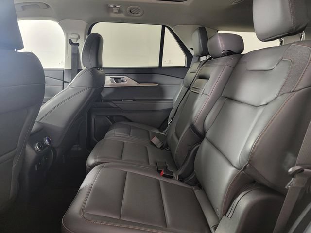 Used 2025 Ford Explorer Active w/ Active Comfort Package AWD/4WD image 15
