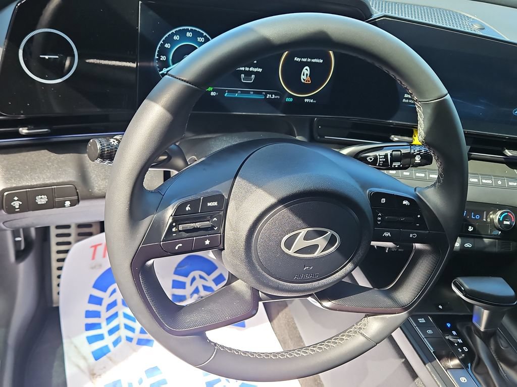 Used 2025 Hyundai Elantra SEL FWD image 14