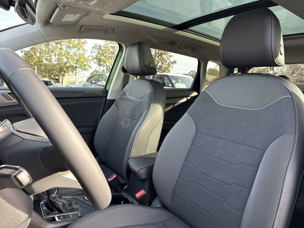 New 2026 Volkswagen Taos SE image 12