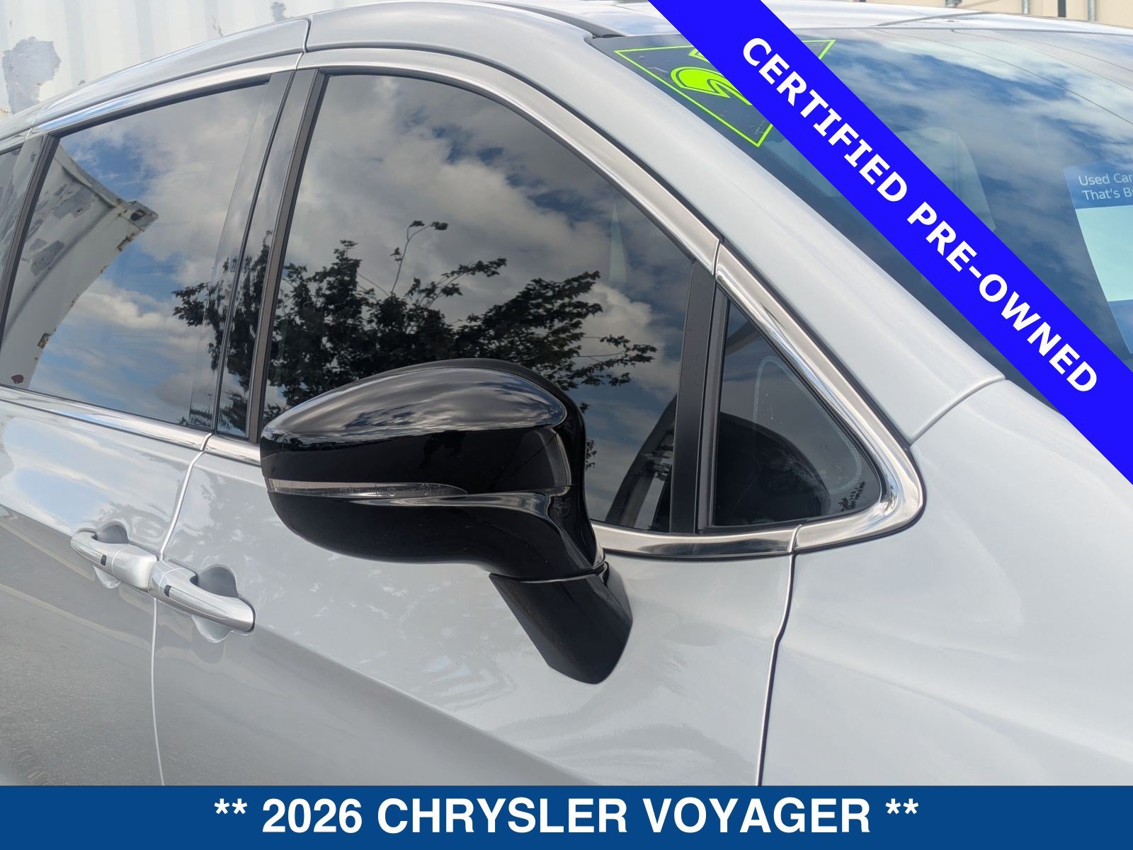 Used 2026 Chrysler Voyager LX FWD image 11