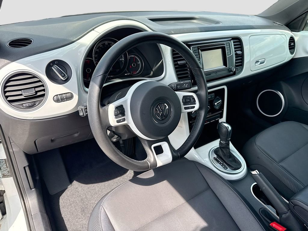 Used 2019 Volkswagen Beetle 2.0T S image 9