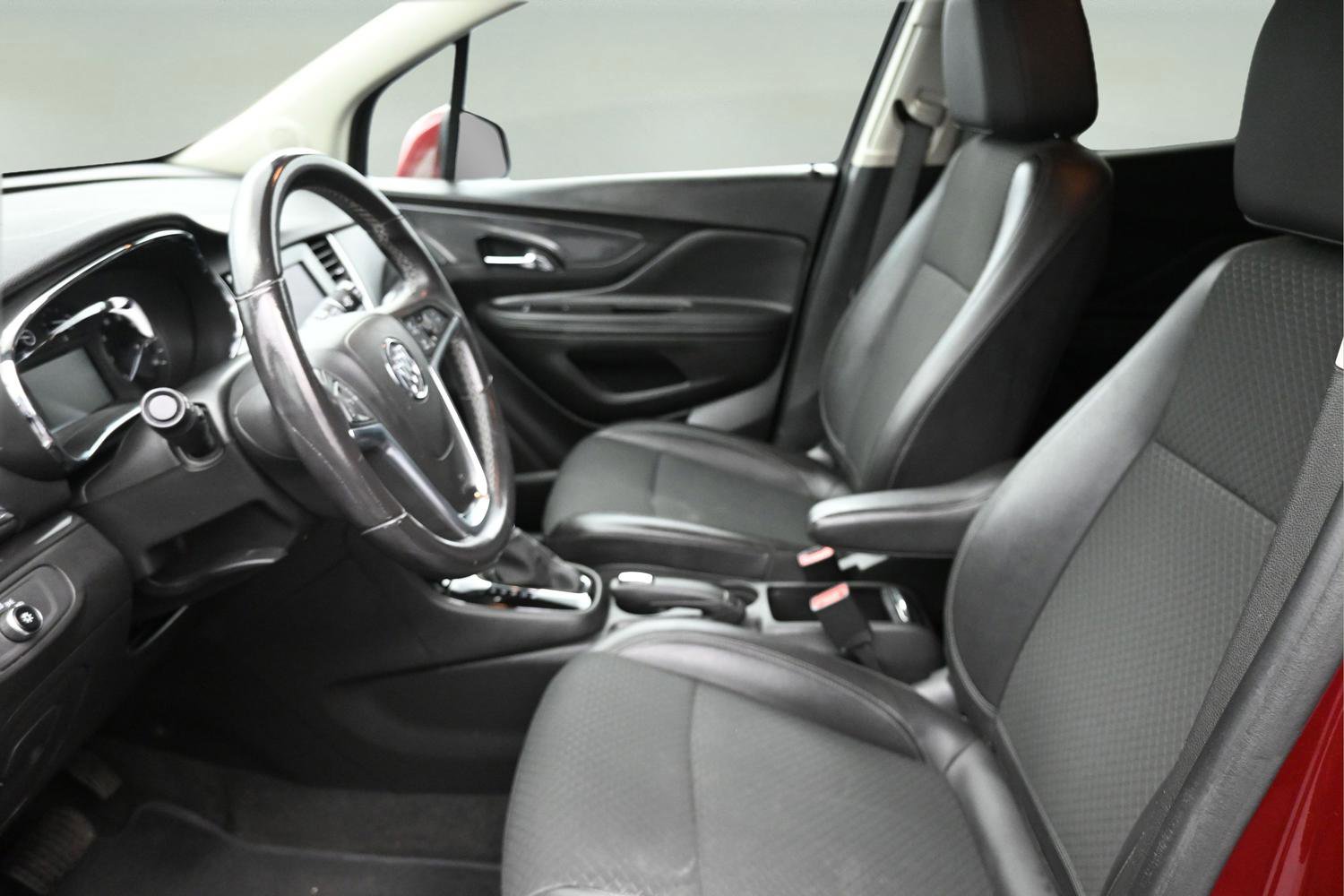 Used 2022 Buick Encore Preferred w/ Safety Package AWD/4WD image 17