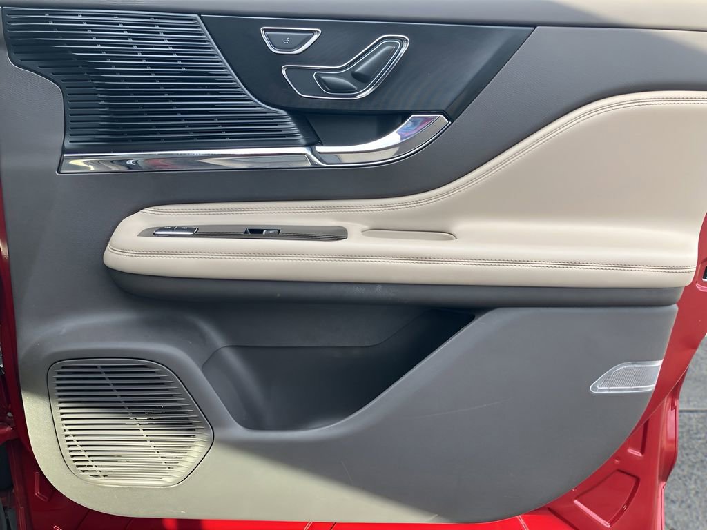 Used 2022 Lincoln Corsair Reserve w/ Elements Package image 41