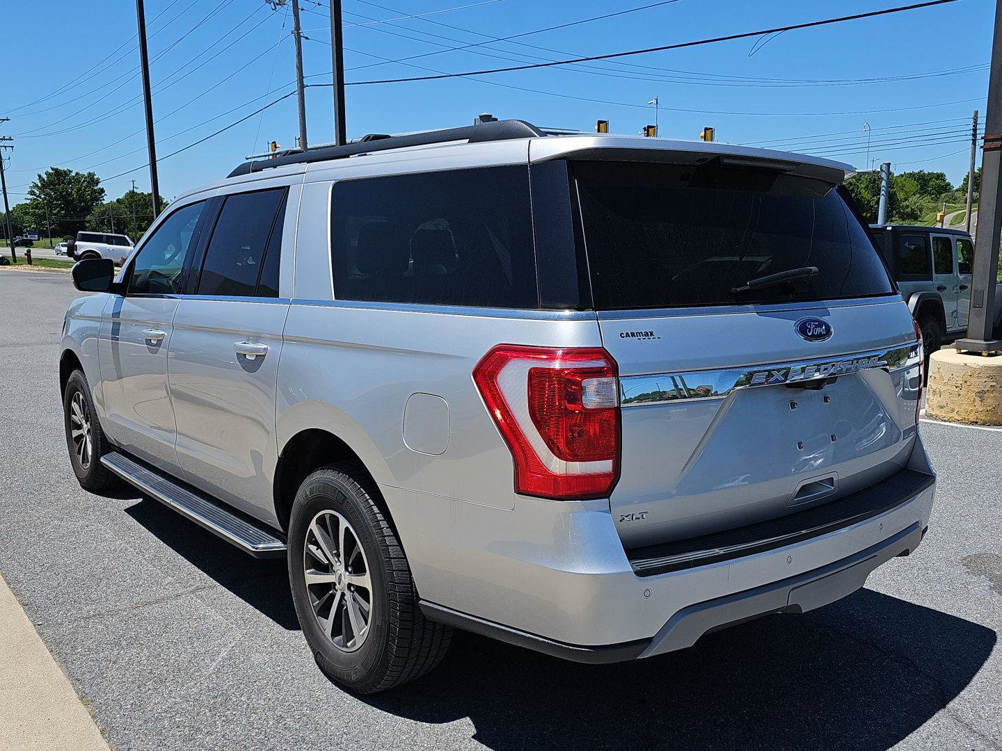 Used 2019 Ford Expedition Max XLT w/ Equipment Group 202A AWD/4WD image 4