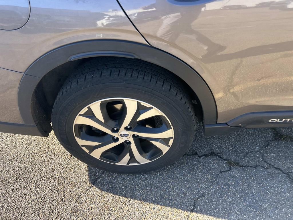 Used 2022 Subaru Outback Limited image 12
