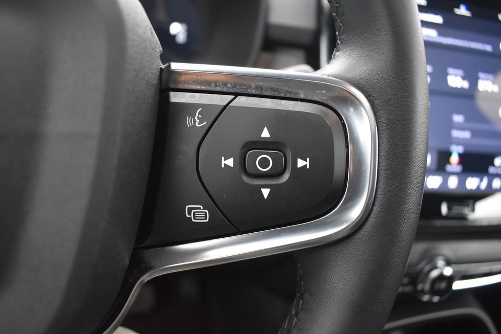 Used 2023 Volvo XC40 Recharge Plus w/ Protection Package Premier AWD/4WD image 18