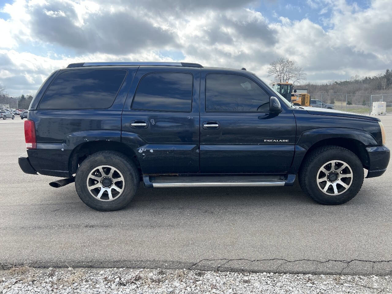 Used 2004 Cadillac Escalade Base AWD 4dr SUV image 4