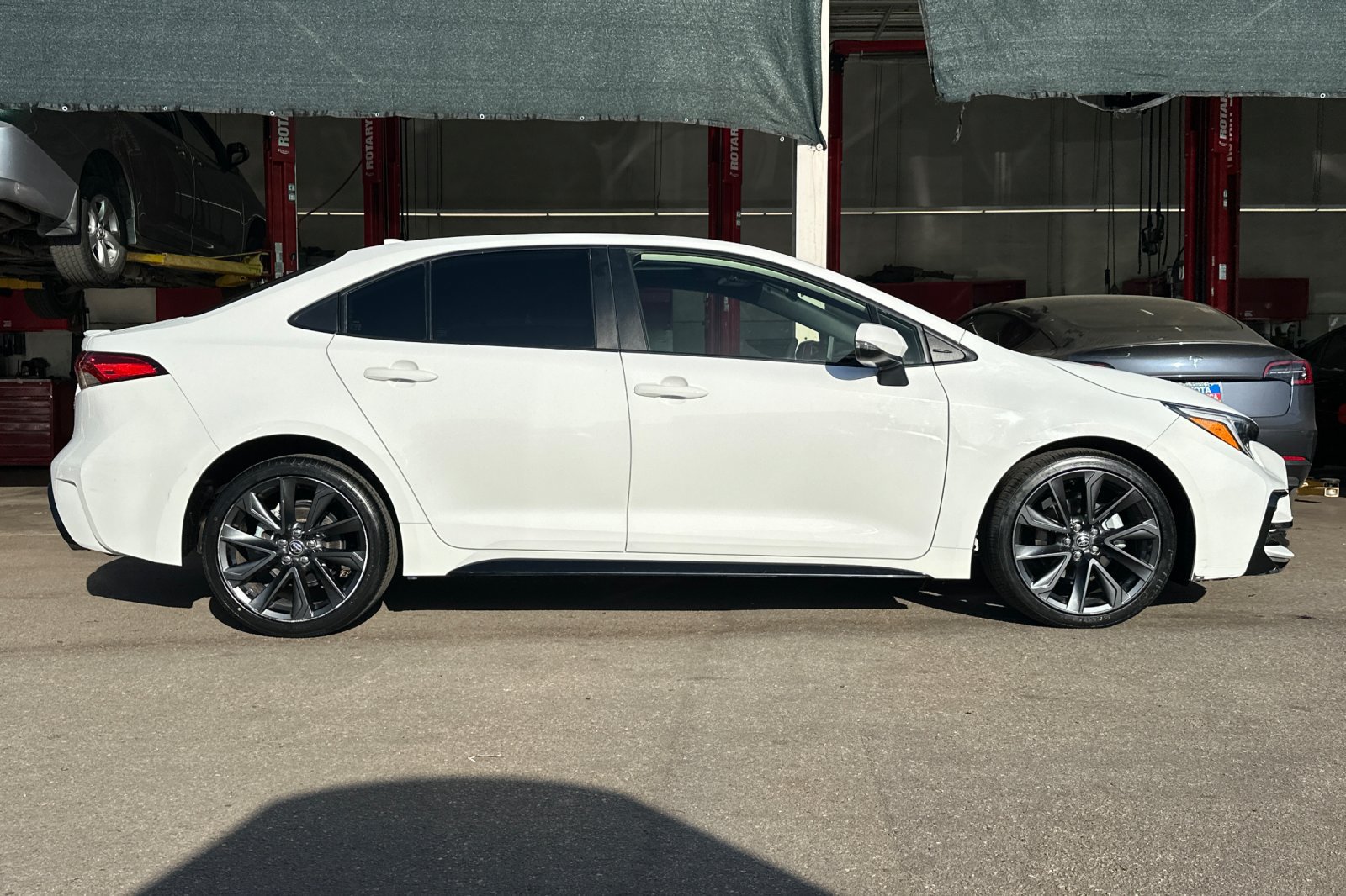 Certified 2024 Toyota Corolla SE w/ SE Premium Package FWD image 27