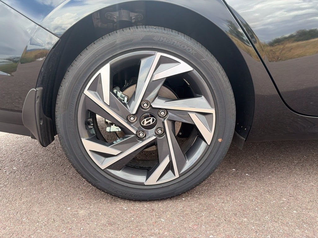 Certified 2025 Hyundai Elantra SEL FWD image 37