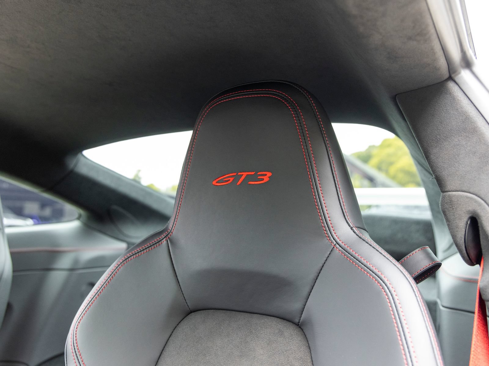 Certified 2022 Porsche 911 GT3 RWD image 38