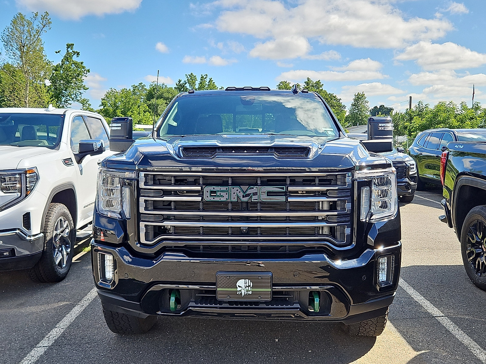 Used 2023 GMC Sierra 2500 AT4 w/ AT4 Preferred Package AWD/4WD image 3