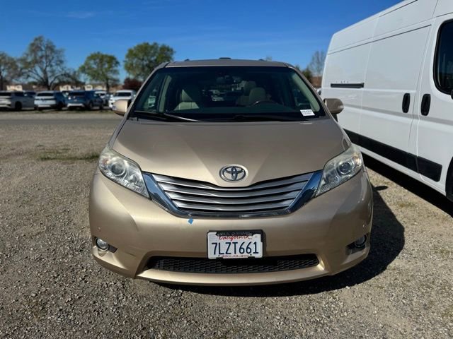 Used 2014 Toyota Sienna Limited w/ Limited Premium Package video 2