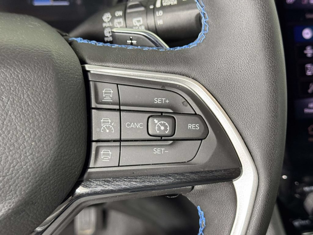 Used 2024 Jeep Grand Cherokee Trailhawk w/ Luxury Tech Group III AWD/4WD image 23