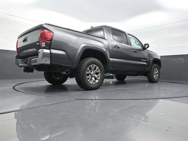 Used 2018 Toyota Tacoma SR5 RWD image 39