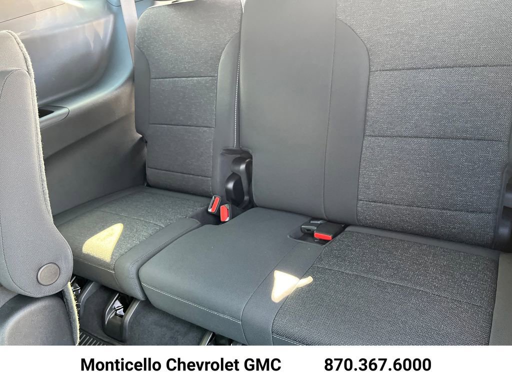 New 2026 Chevrolet Traverse LT w/ LPO, Floor Liner Package FWD image 27