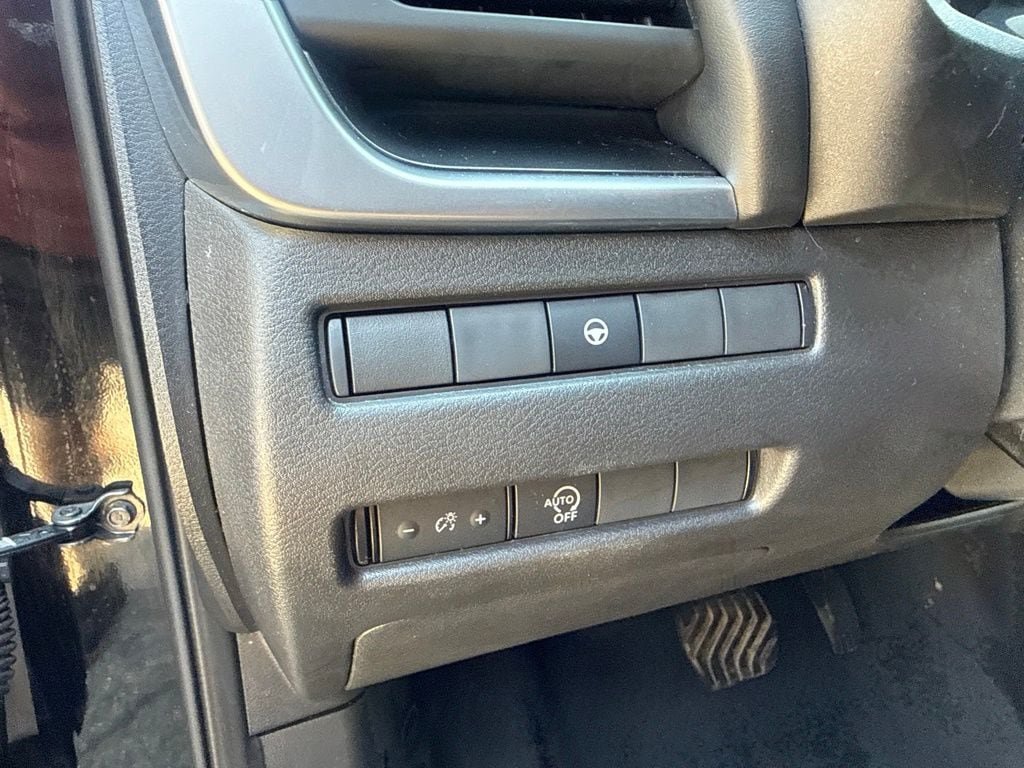 Used 2023 Nissan Rogue SV AWD/4WD image 14