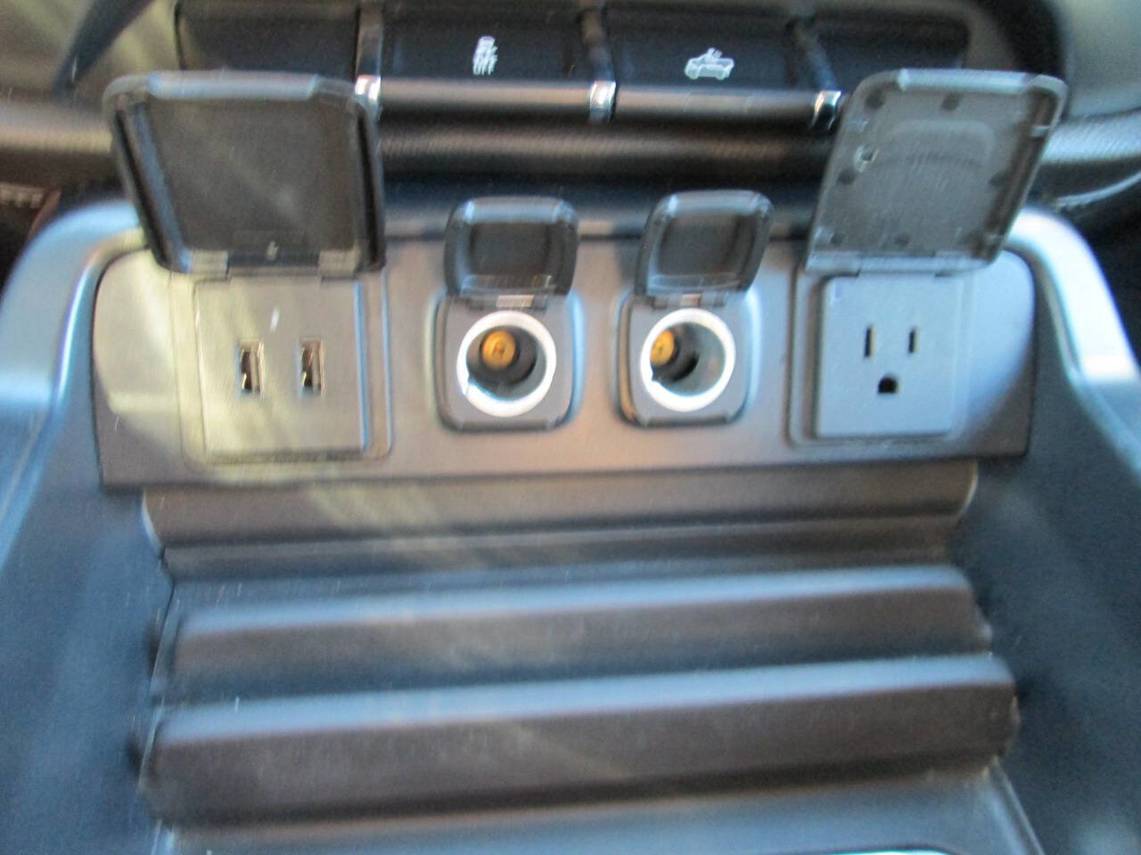 Used 2018 Chevrolet Silverado 1500 LTZ w/ Texas Edition image 35