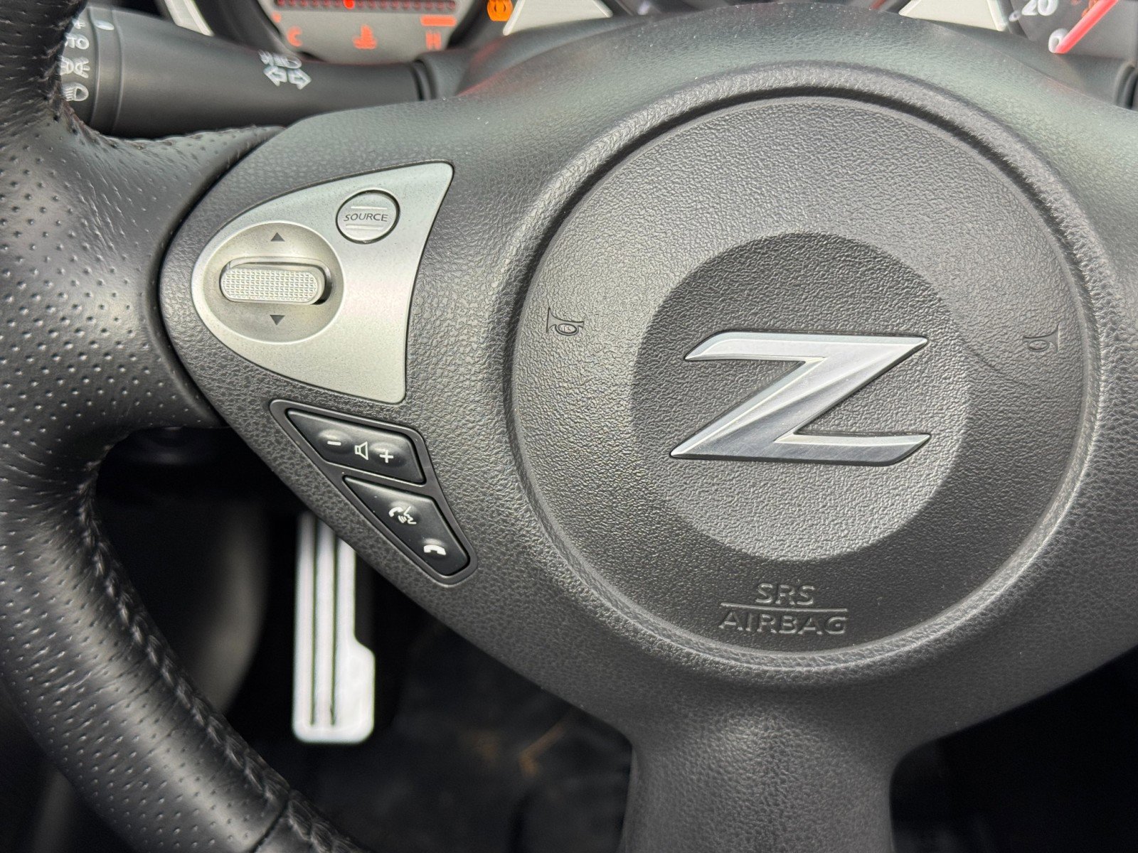 Used 2014 Nissan 370Z Touring w/ Sport Package image 19