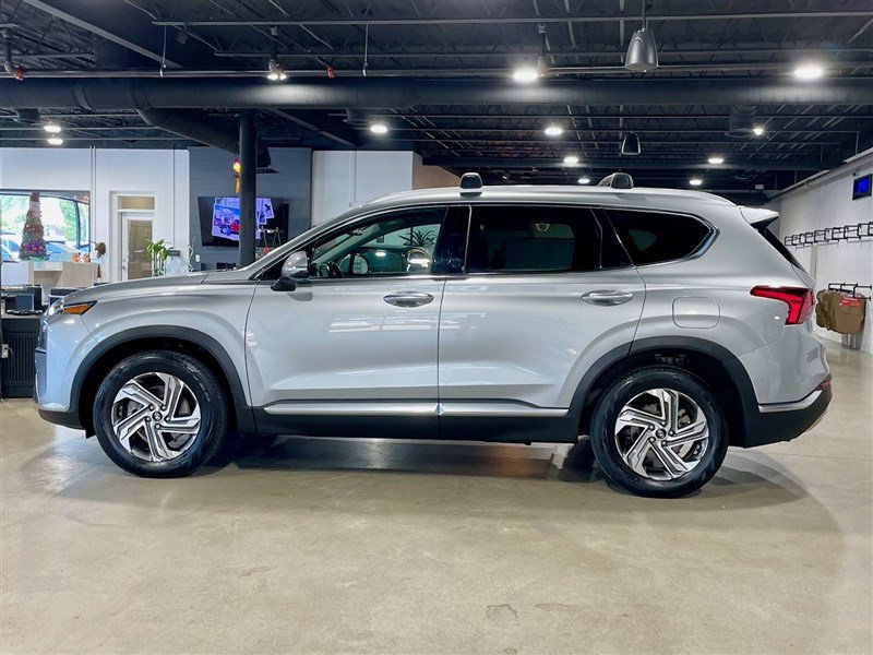 Used 2022 Hyundai Santa Fe SEL w/ Convenience Package image 2