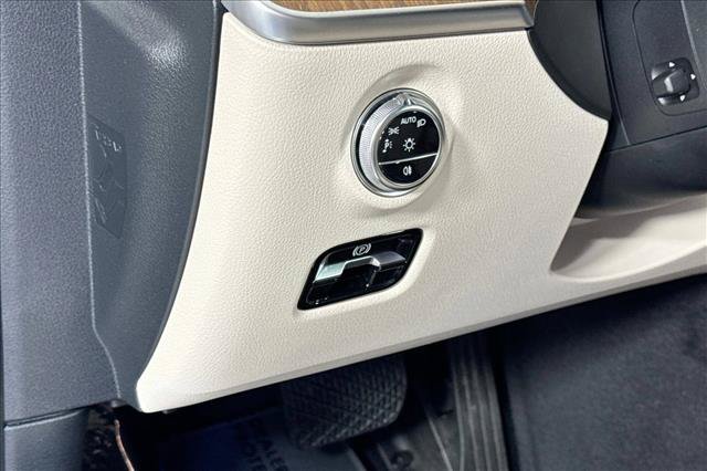 Used 2024 Mercedes-Benz C 300 Sedan image 10