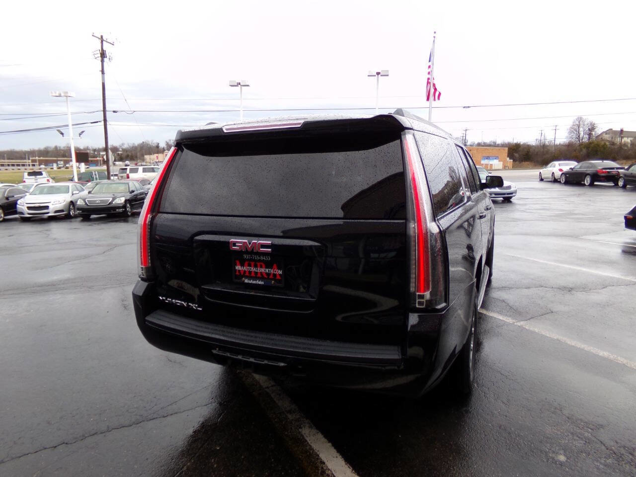 Used 2016 GMC Yukon XL SLE image 3