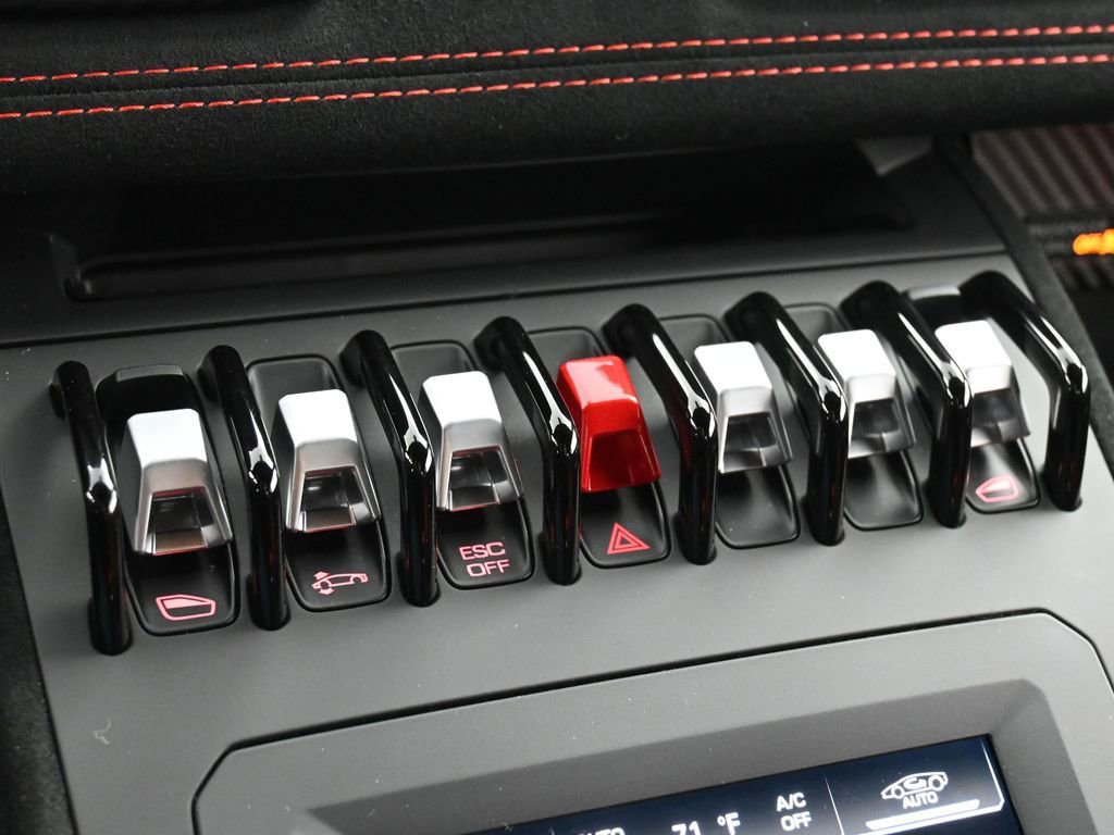 Used 2024 Lamborghini Huracan STO image 22