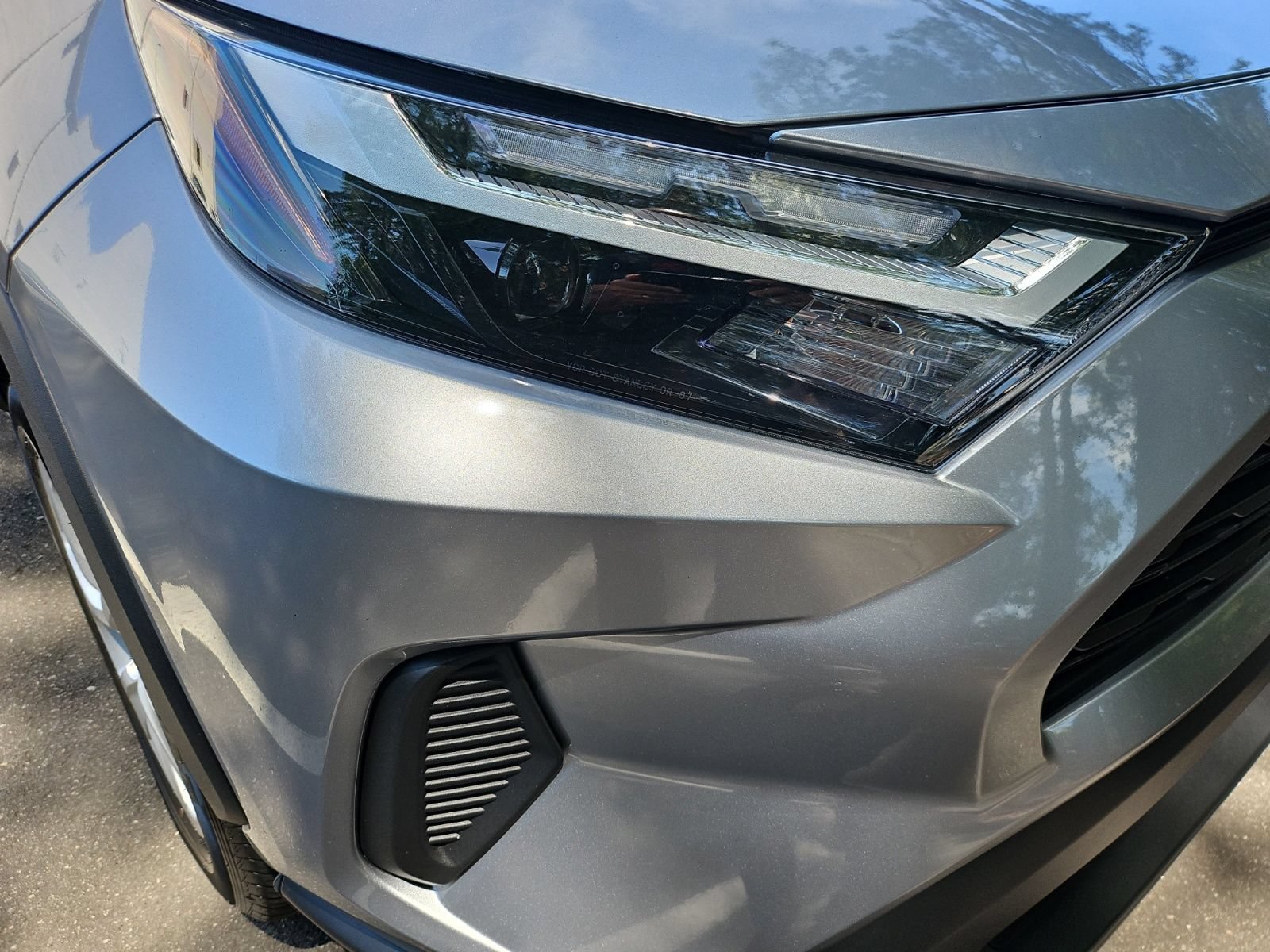 Used 2025 Toyota RAV4 LE FWD image 13