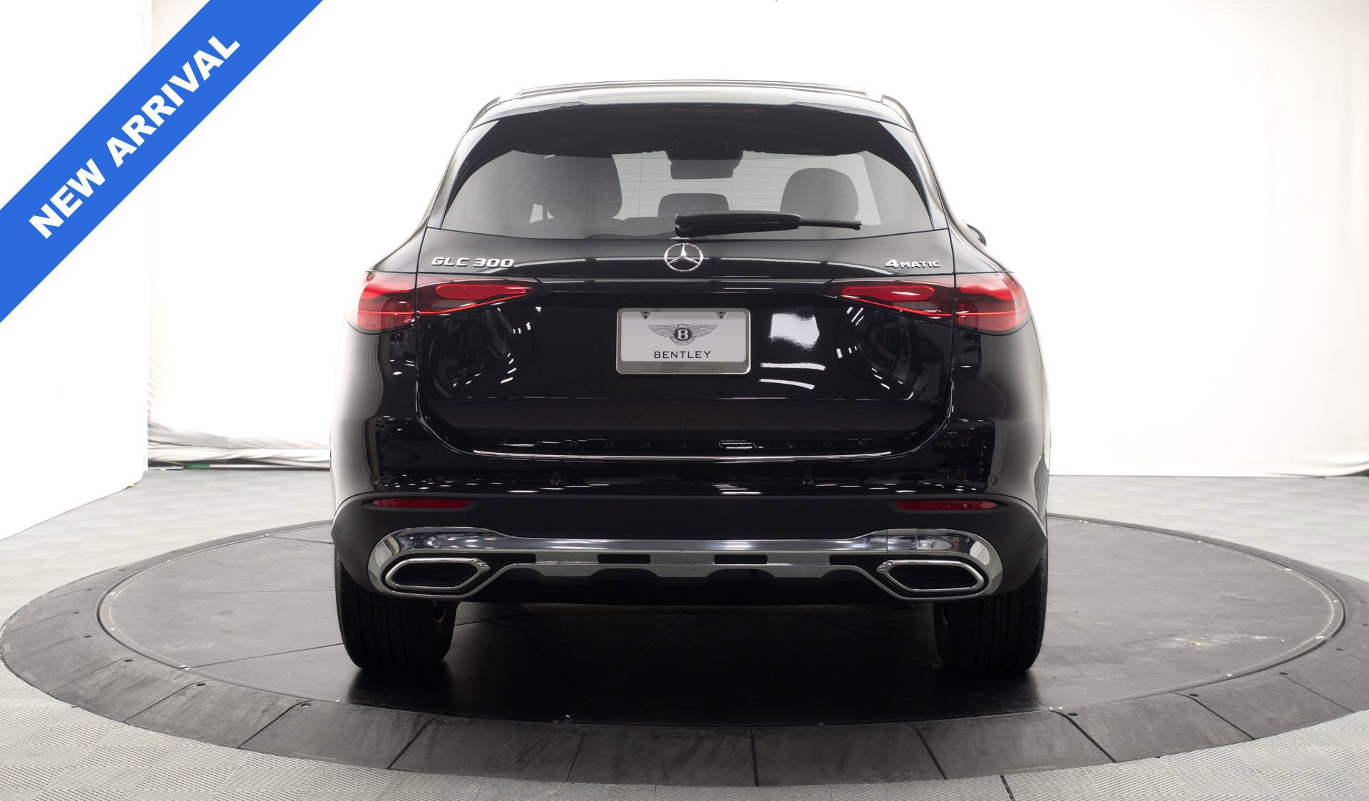 Used 2025 Mercedes-Benz GLC 300 4MATIC image 5