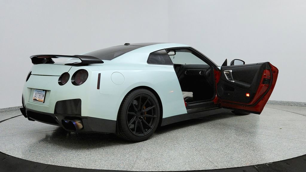 Used 2010 Nissan GT-R Premium AWD/4WD image 11