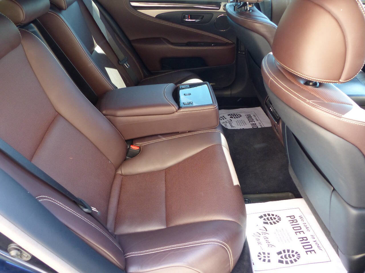 Used 2017 Lexus LS 460 AWD image 24