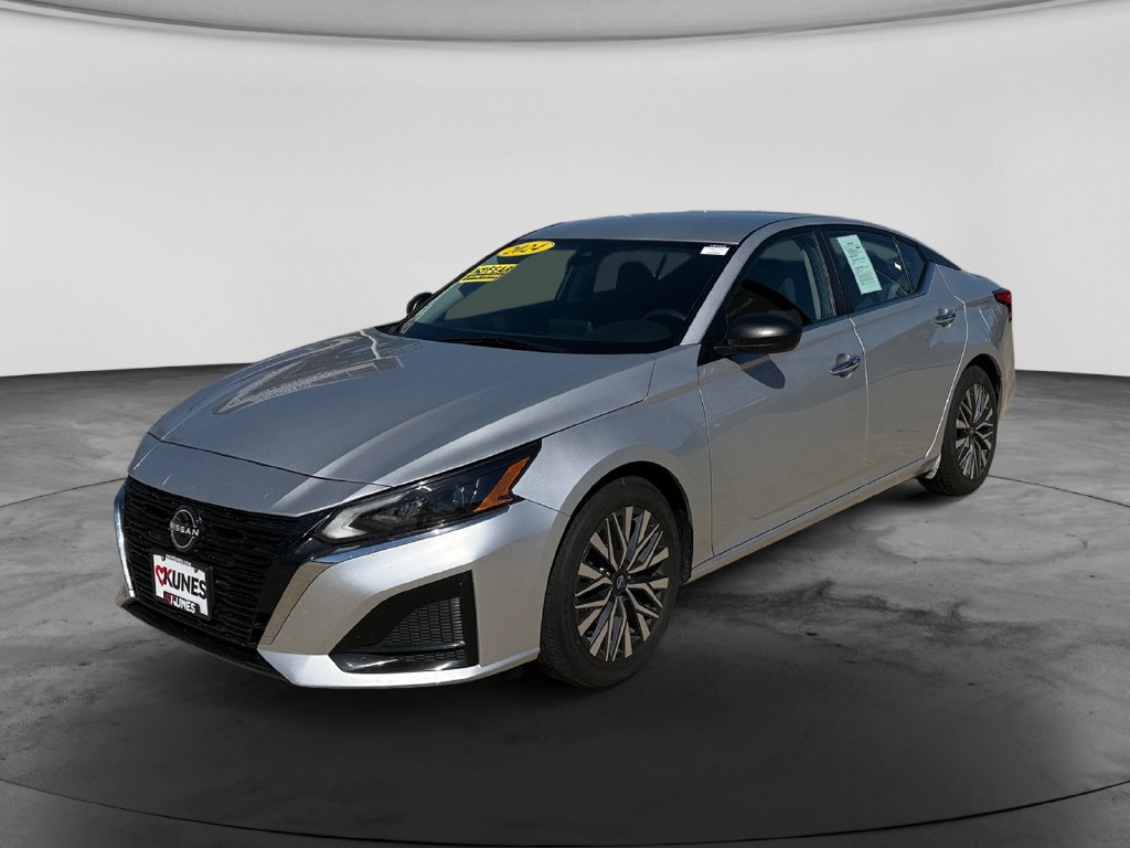 Used 2024 Nissan Altima 2.5 SV FWD image 4