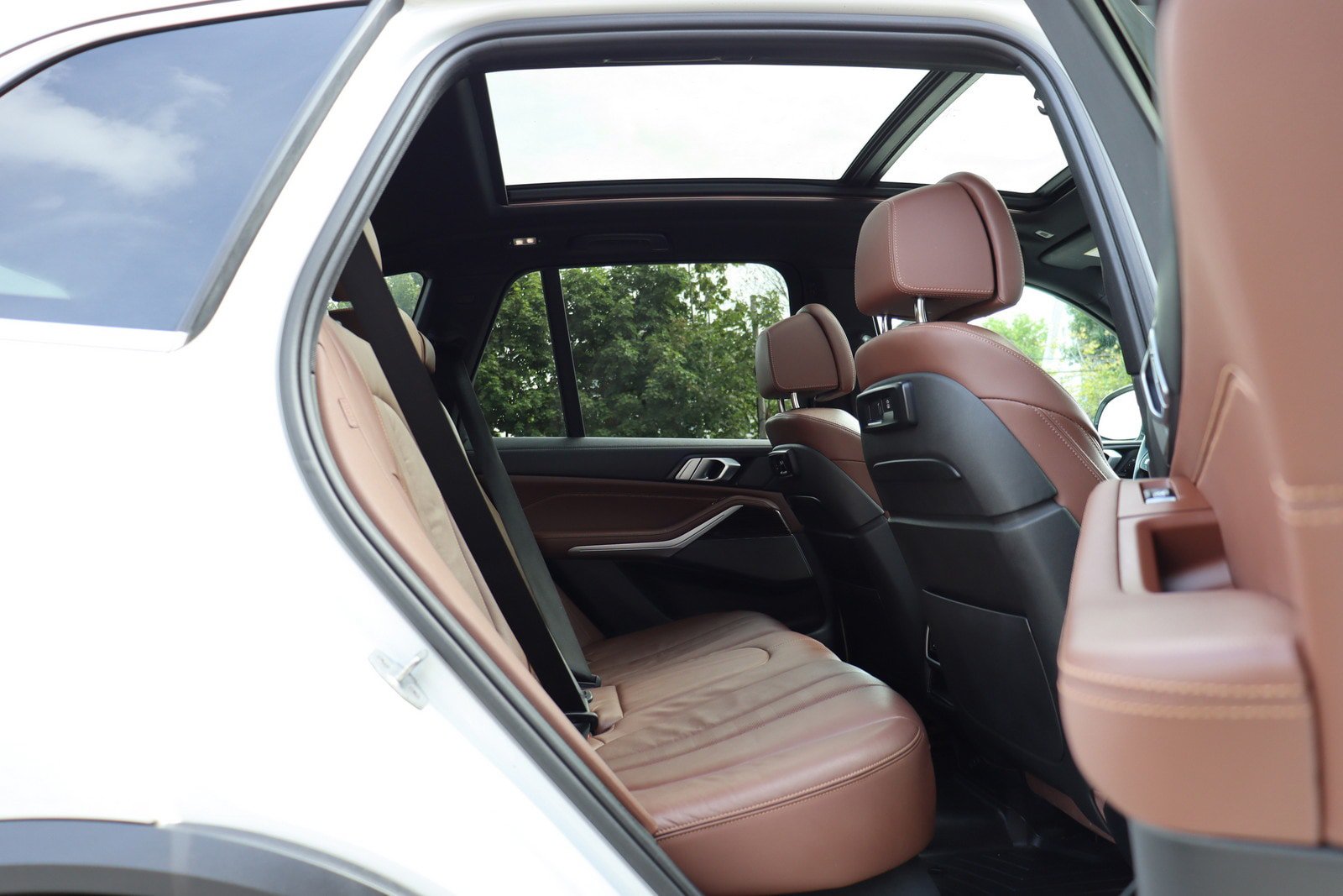 Used 2020 BMW X5 xDrive40i w/ Premium Package AWD/4WD image 17