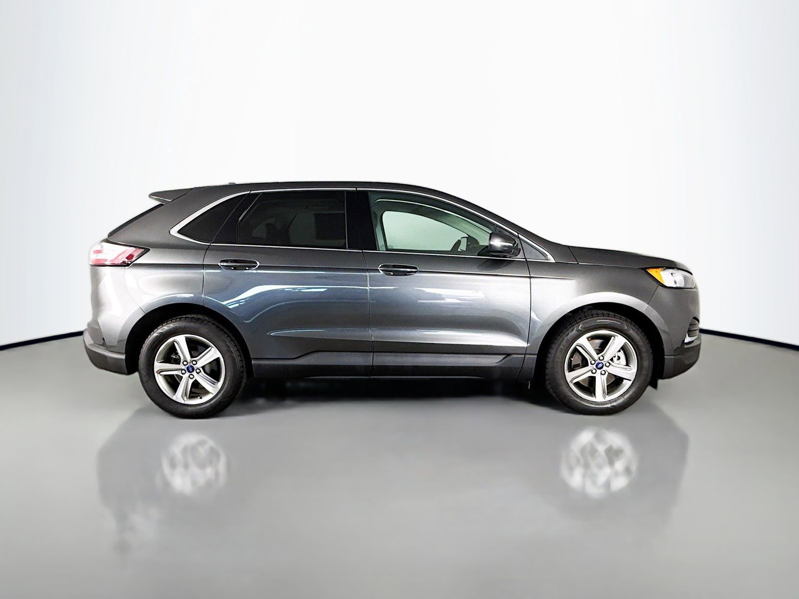 Used 2019 Ford Edge SEL w/ Equipment Group 201A AWD/4WD image 8