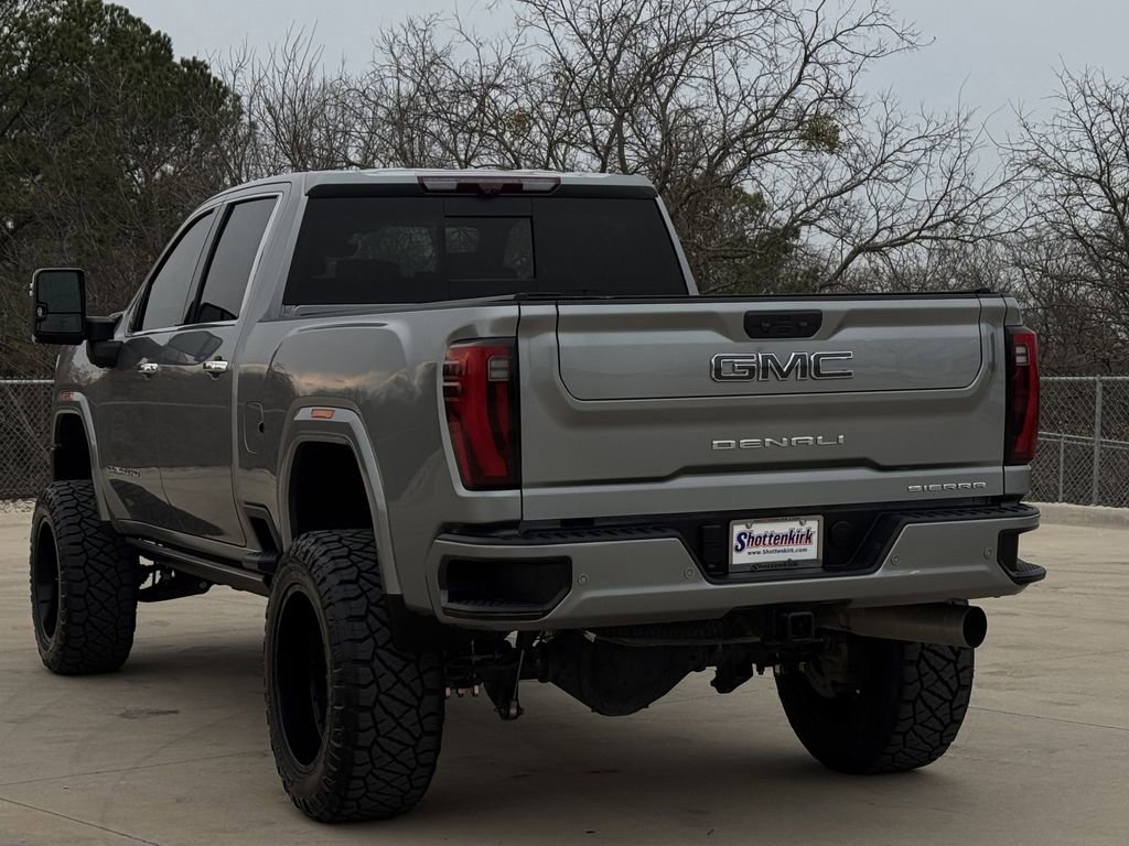 Used 2024 GMC Sierra 2500 Denali Ultimate AWD/4WD image 4