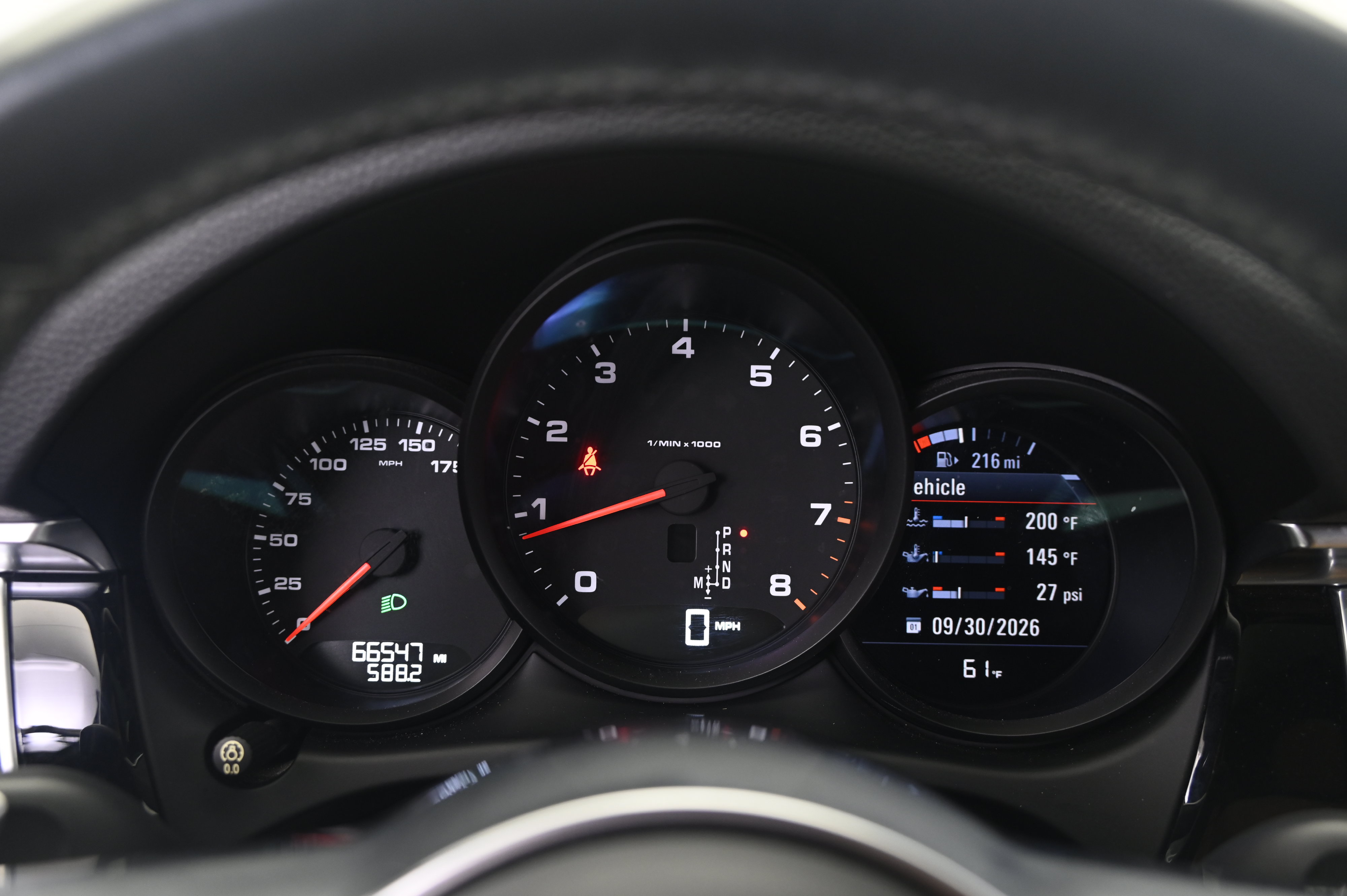 Used 2018 Porsche Macan AWD/4WD image 36