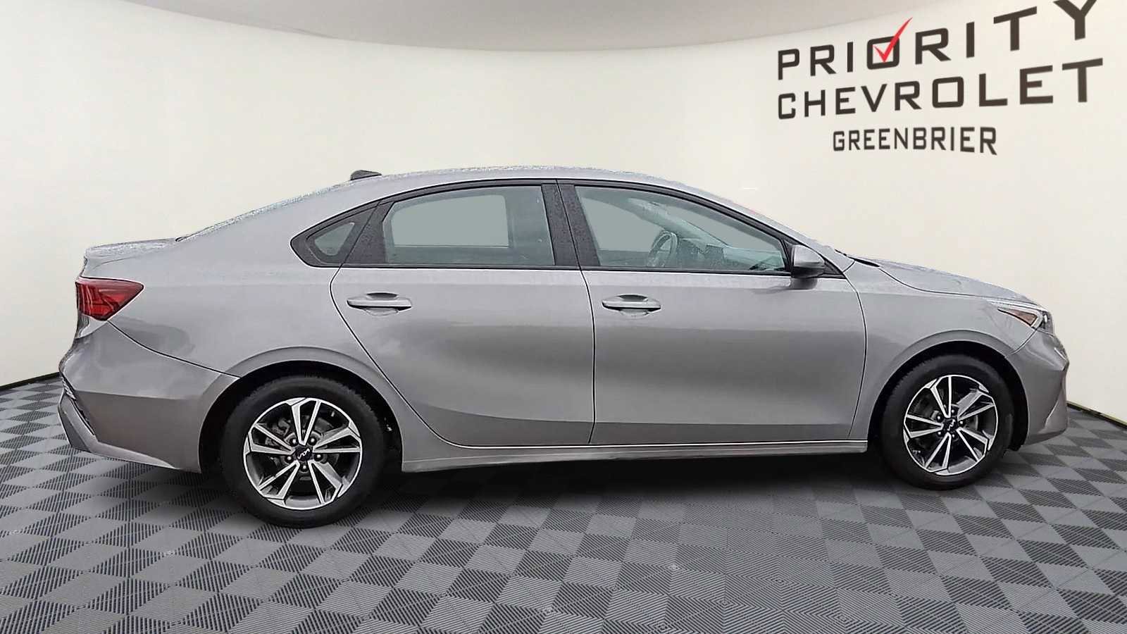 Used 2022 Kia Forte LXS image 9