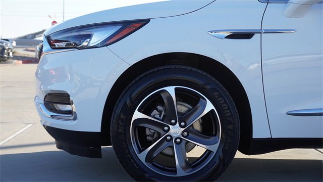 Used 2019 Buick Enclave Essence w/ LPO, Sport Appearance Package image 5