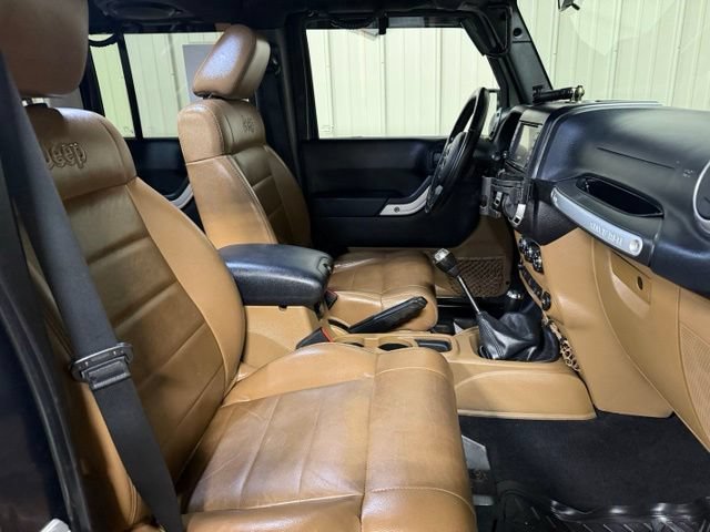 Used 2012 Jeep Wrangler Unlimited Rubicon w/ Dual Top Group AWD/4WD image 24
