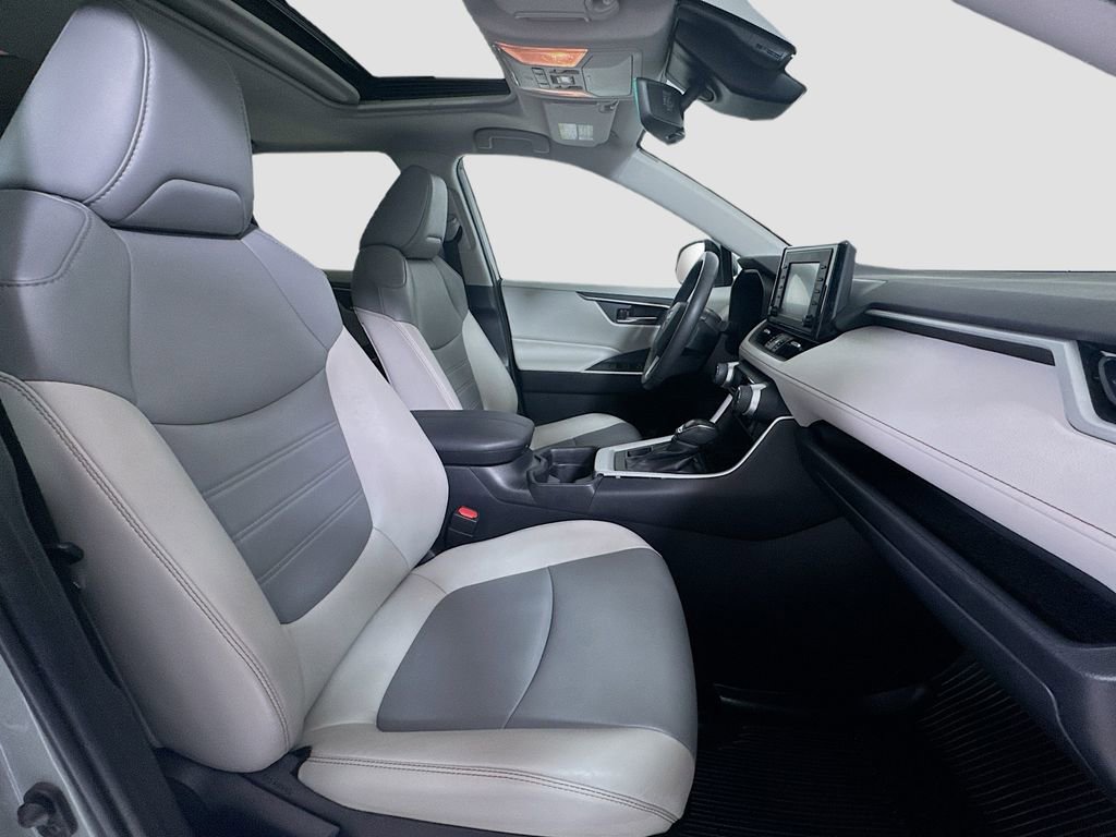 Used 2019 Toyota RAV4 XLE Premium image 27