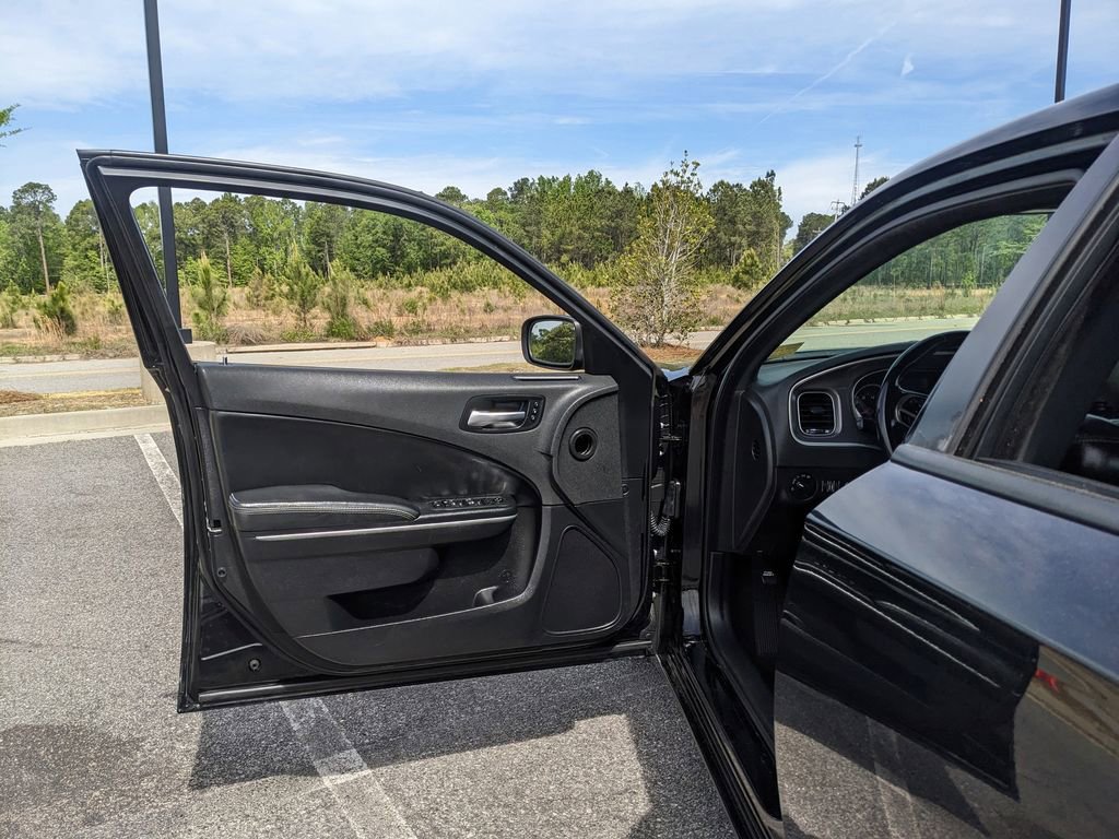 Used 2020 Dodge Charger SXT w/ Leather Interior Group image 46