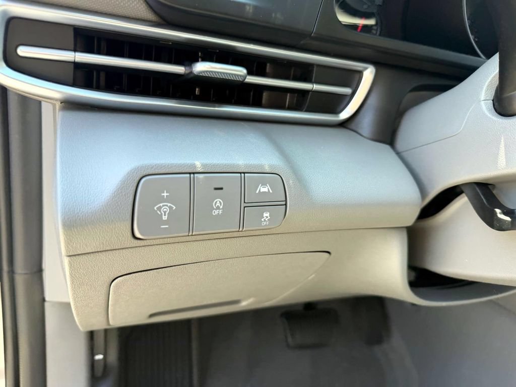 Certified 2023 Hyundai Elantra SE FWD image 25
