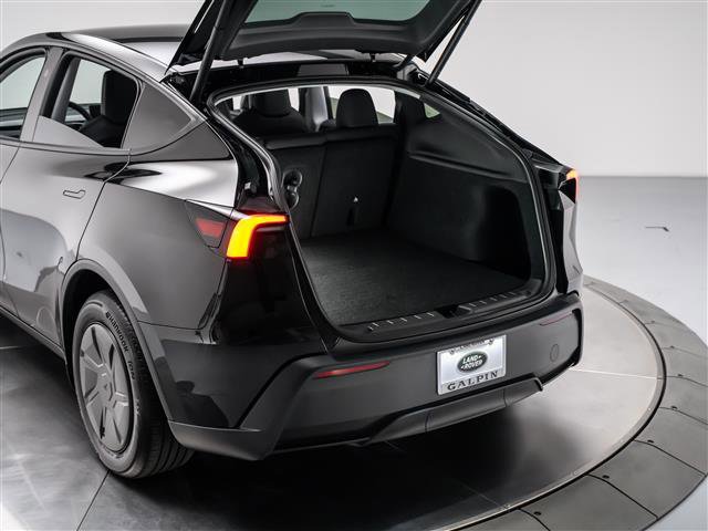 Used 2026 Tesla Model Y 2WD image 29