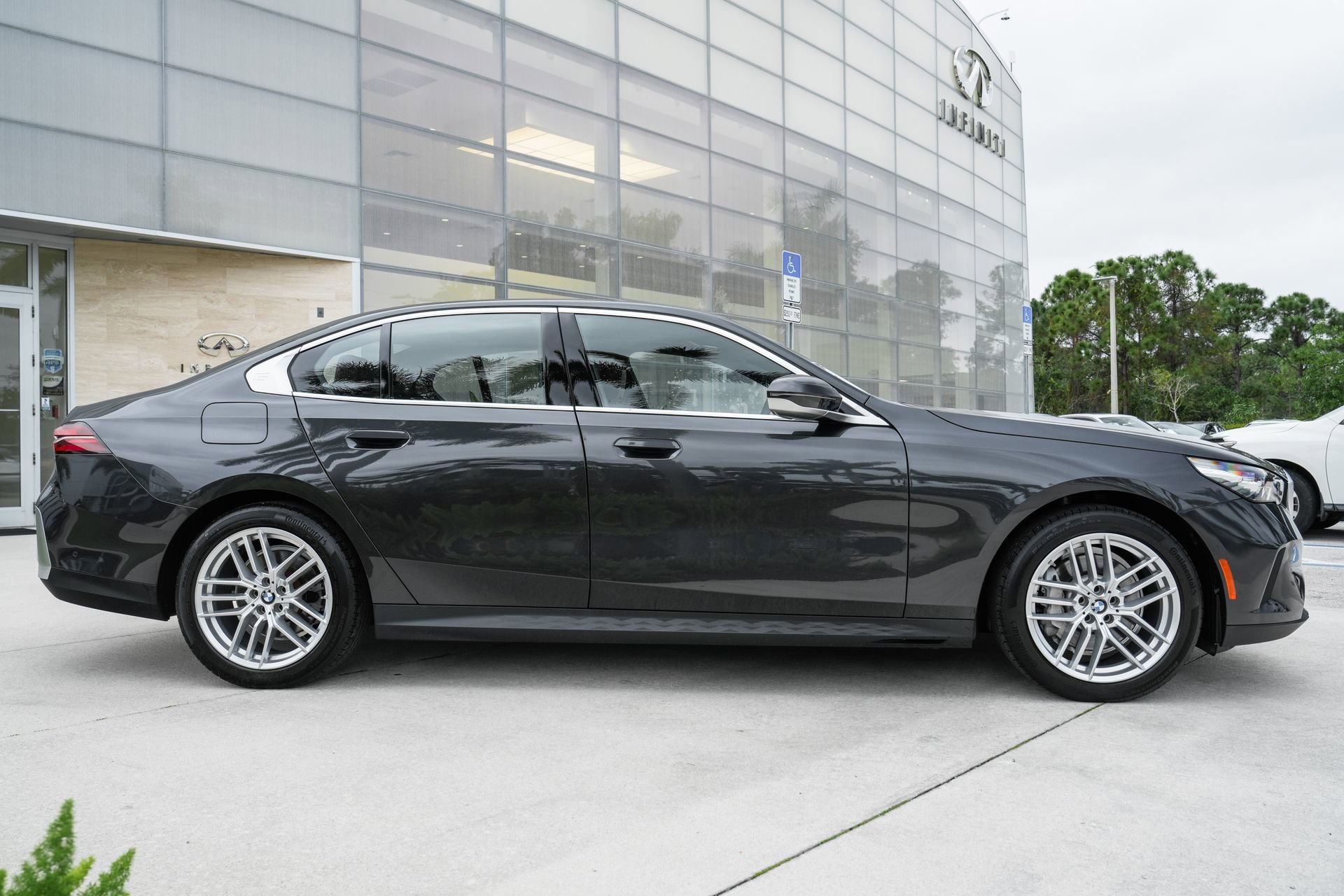 Used 2024 BMW 530i w/ M Sport Package image 28