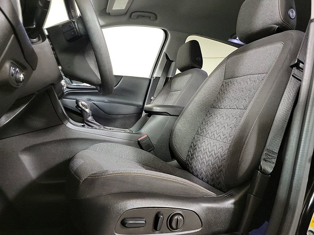 Used 2024 Chevrolet Equinox LT image 9