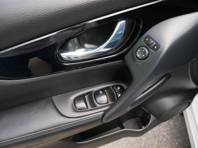 Certified 2022 Nissan Rogue Sport SL AWD/4WD image 17