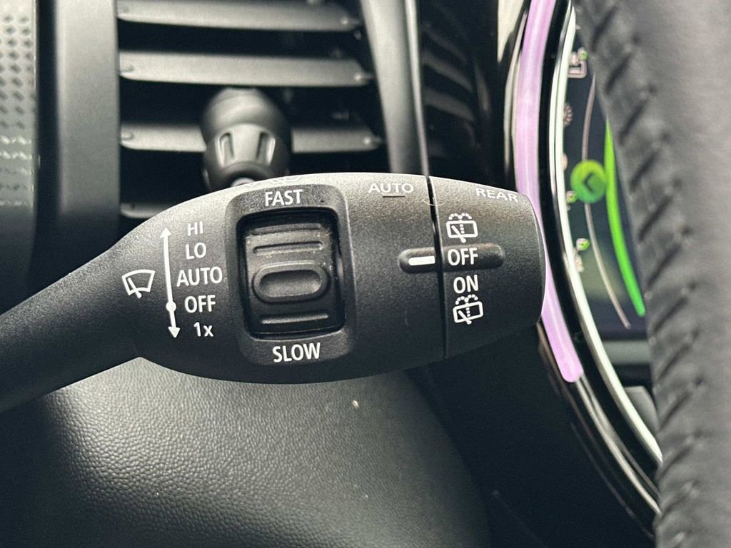 Used 2020 MINI Cooper 2-Door Hardtop image 18