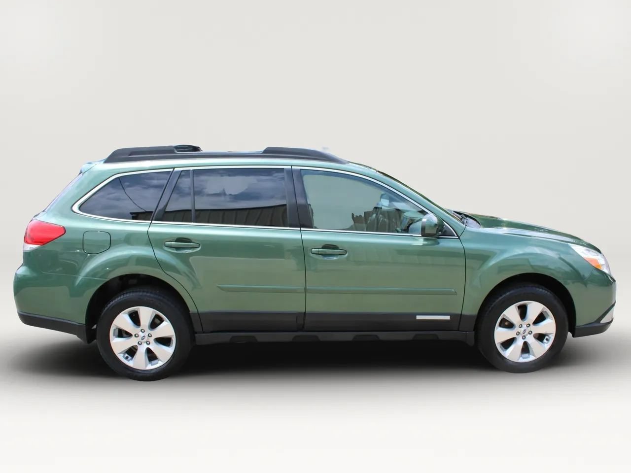 Used 2012 Subaru Outback 3.6R Limited AWD/4WD image 11