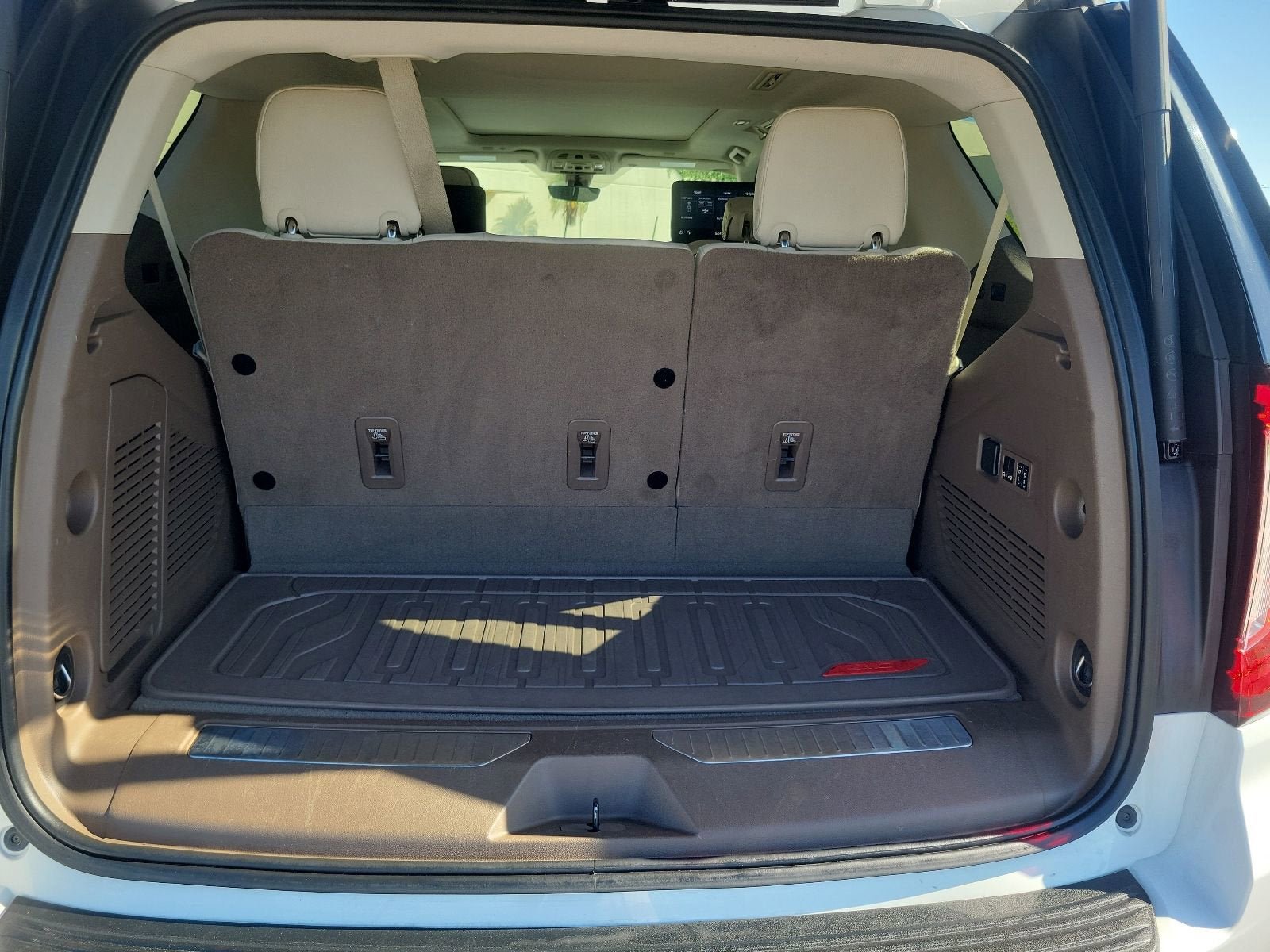 Certified 2021 GMC Yukon Denali w/ Denali Premium Package RWD image 8