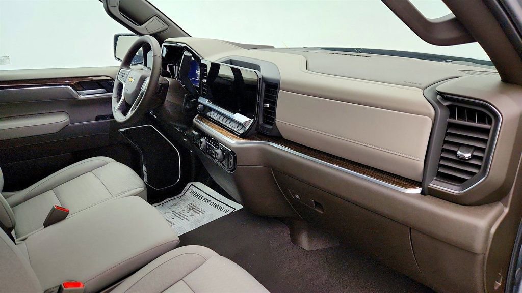 Used 2025 Chevrolet Silverado 1500 LT image 24